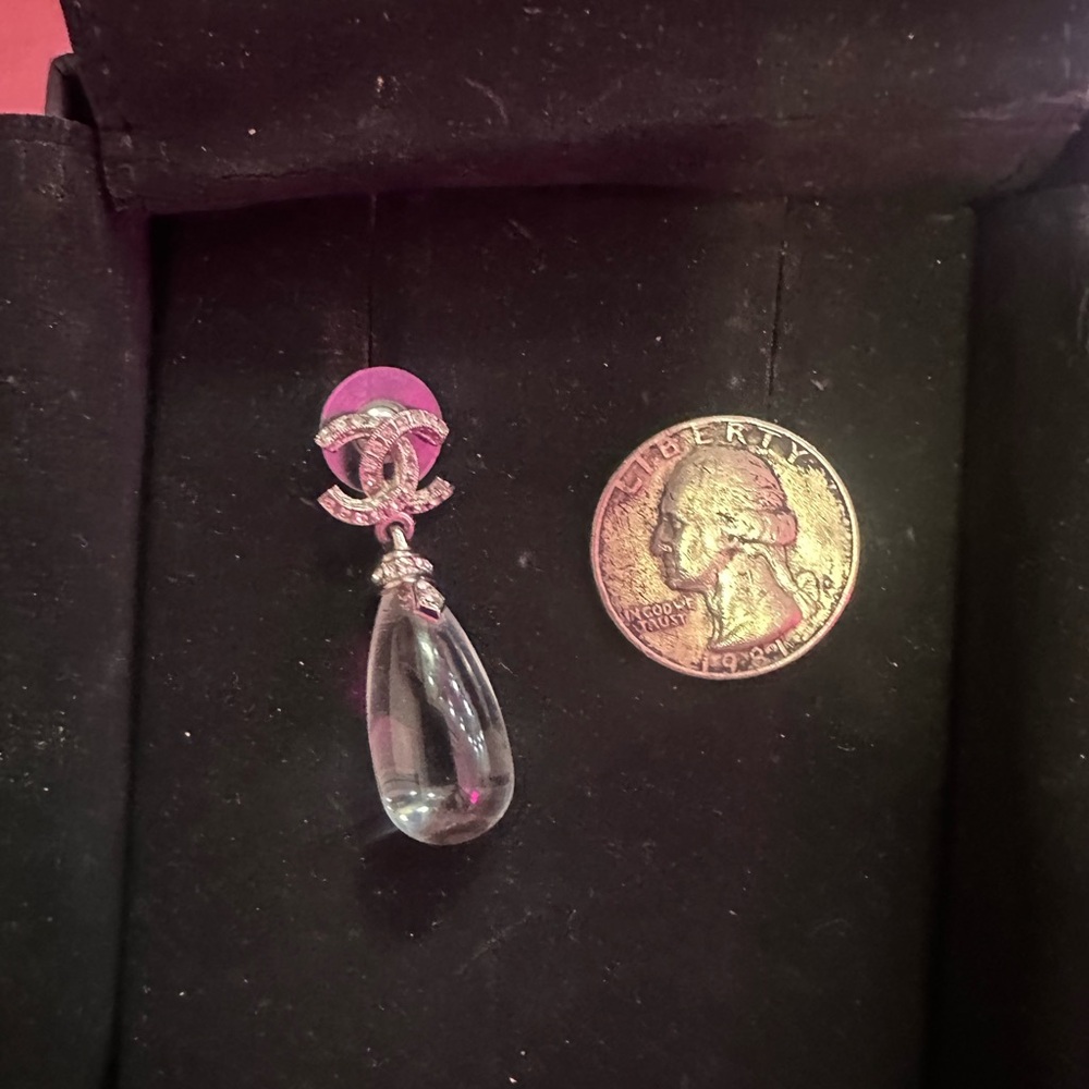 Authentic Single Chanel Drop Earring Crystal Tear… - image 5
